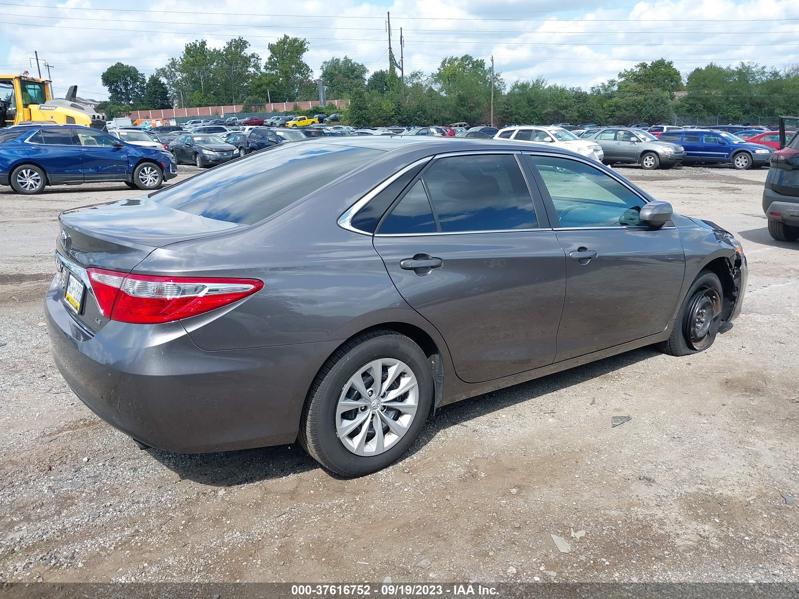 Photo 3 VIN: 4T1BF1FK1HU698916 - TOYOTA CAMRY 