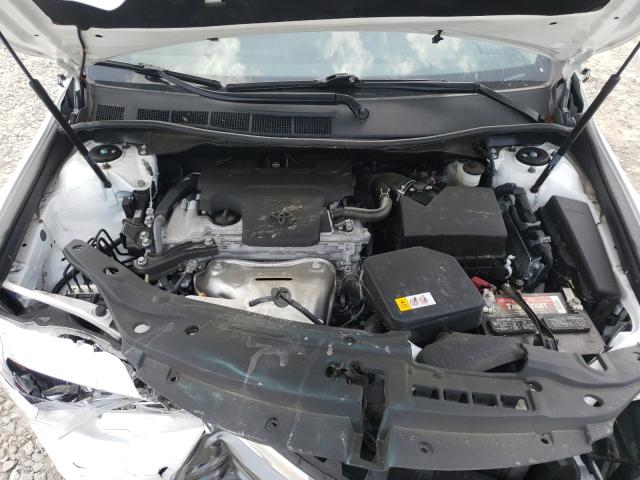 Photo 6 VIN: 4T1BF1FK1HU744745 - TOYOTA CAMRY LE 