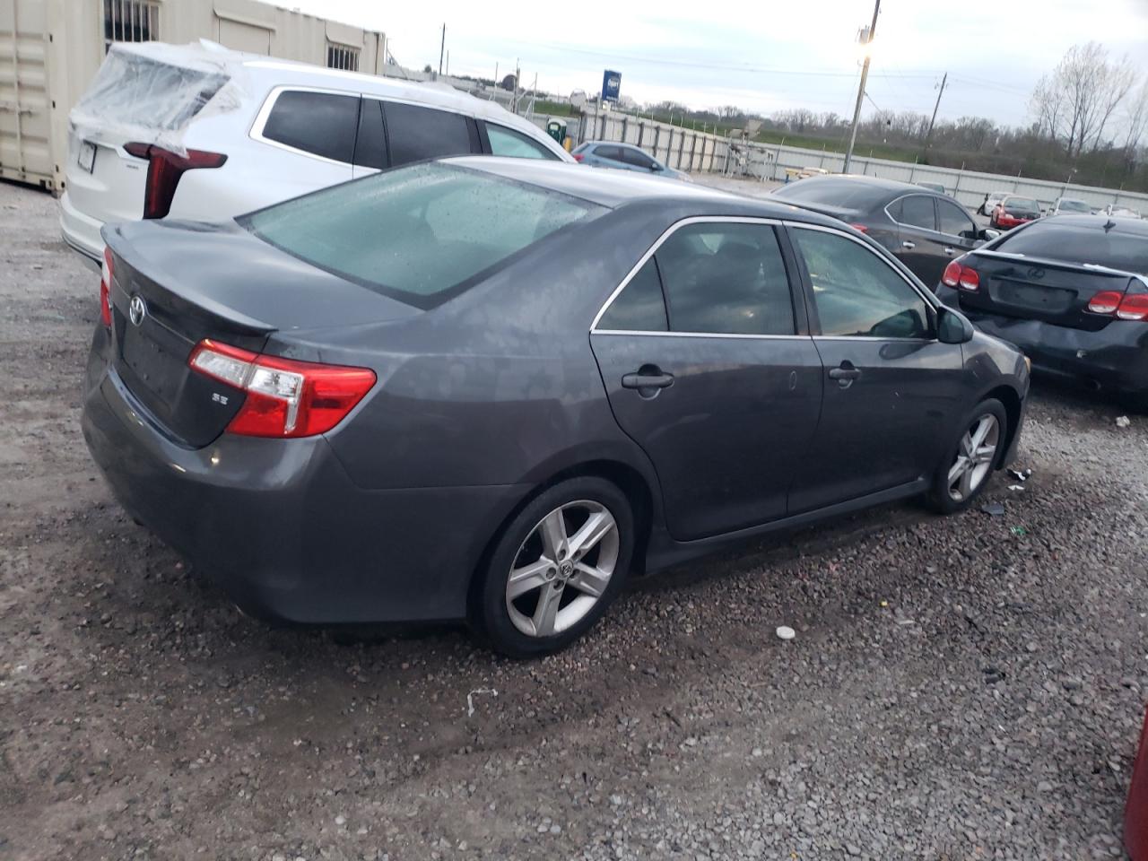 Photo 2 VIN: 4T1BF1FK2CU051322 - TOYOTA CAMRY 