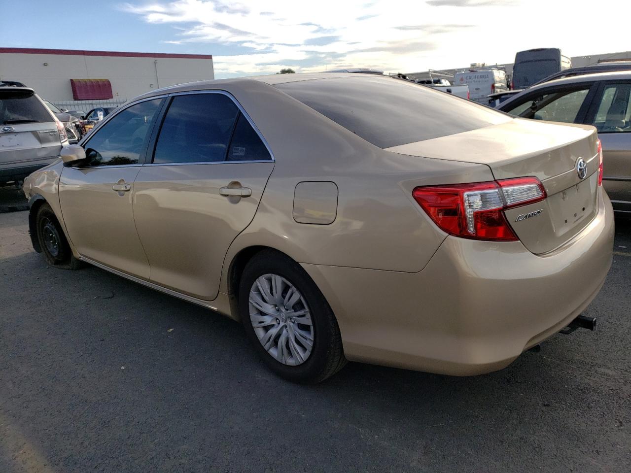 Photo 1 VIN: 4T1BF1FK2CU054561 - TOYOTA CAMRY 