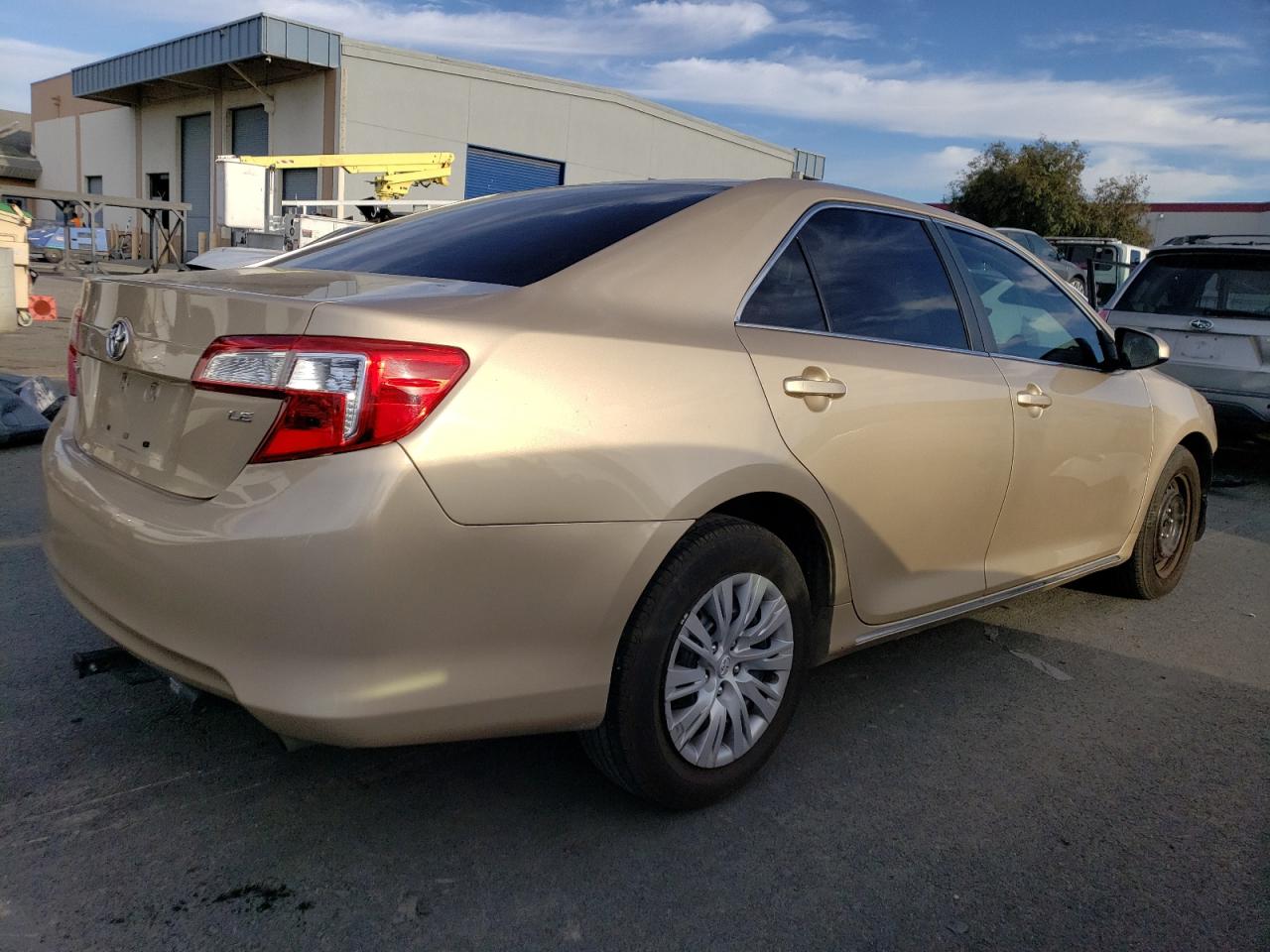 Photo 2 VIN: 4T1BF1FK2CU054561 - TOYOTA CAMRY 