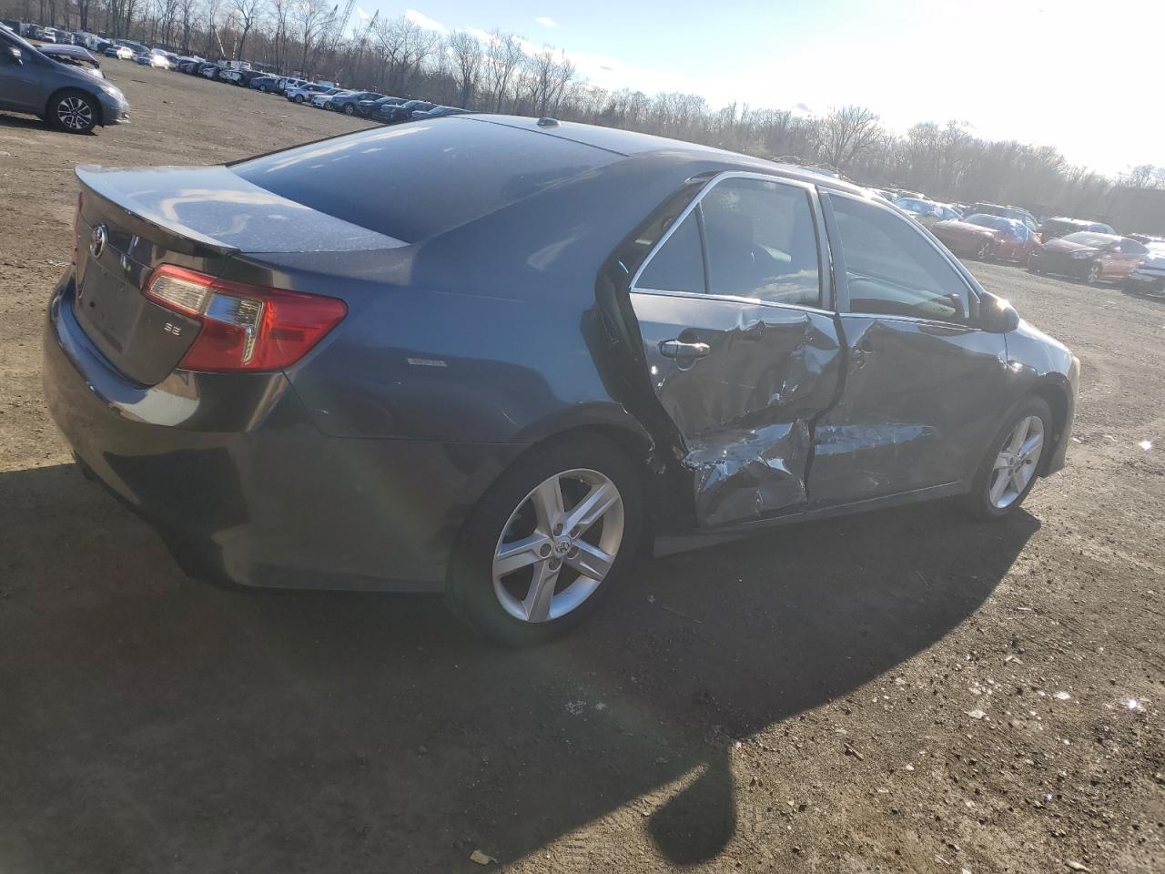 Photo 2 VIN: 4T1BF1FK2CU137018 - TOYOTA CAMRY 