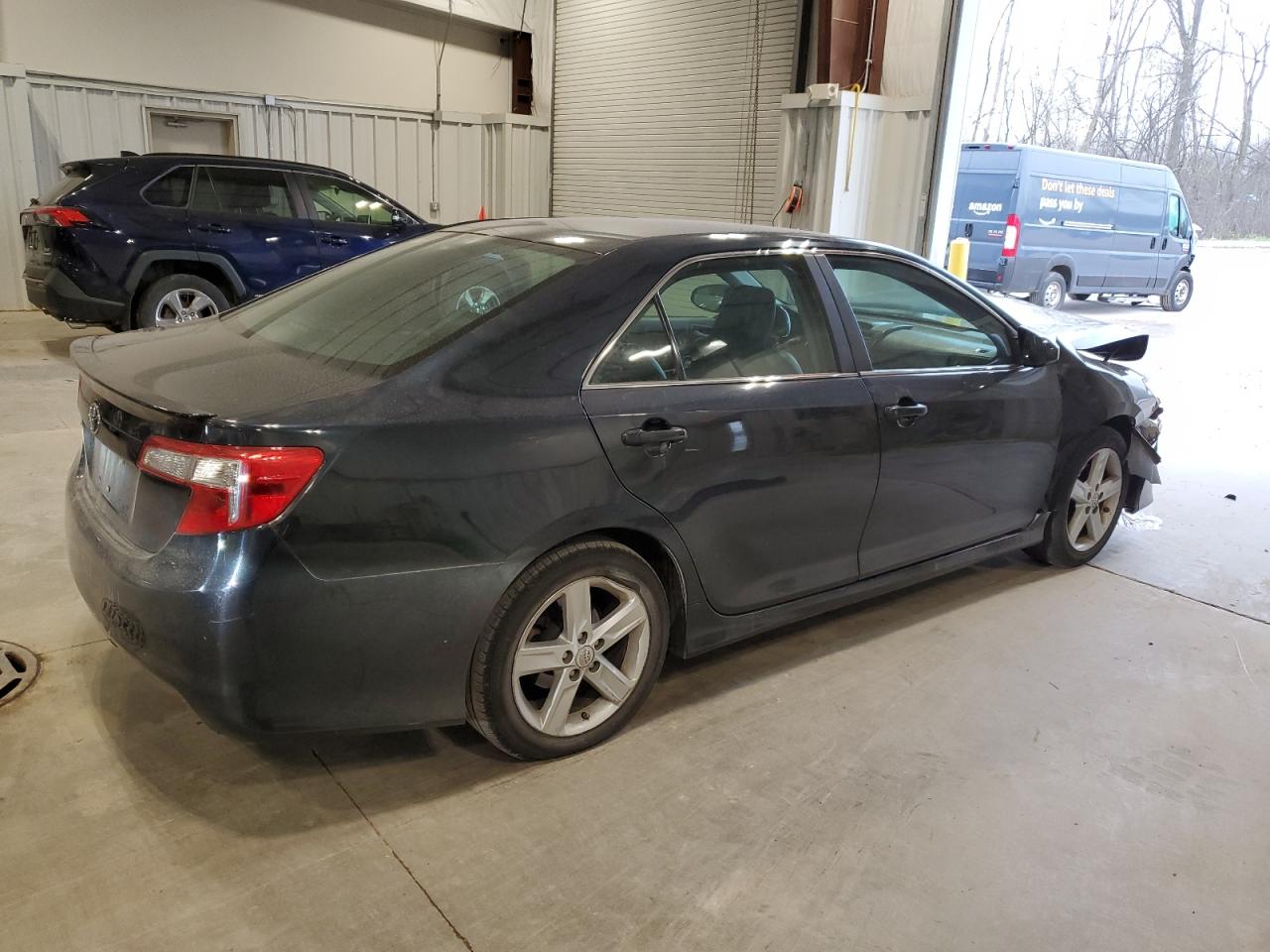 Photo 2 VIN: 4T1BF1FK2CU175560 - TOYOTA CAMRY 