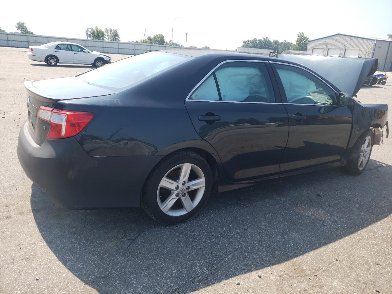 Photo 2 VIN: 4T1BF1FK2DU217808 - TOYOTA CAMRY 