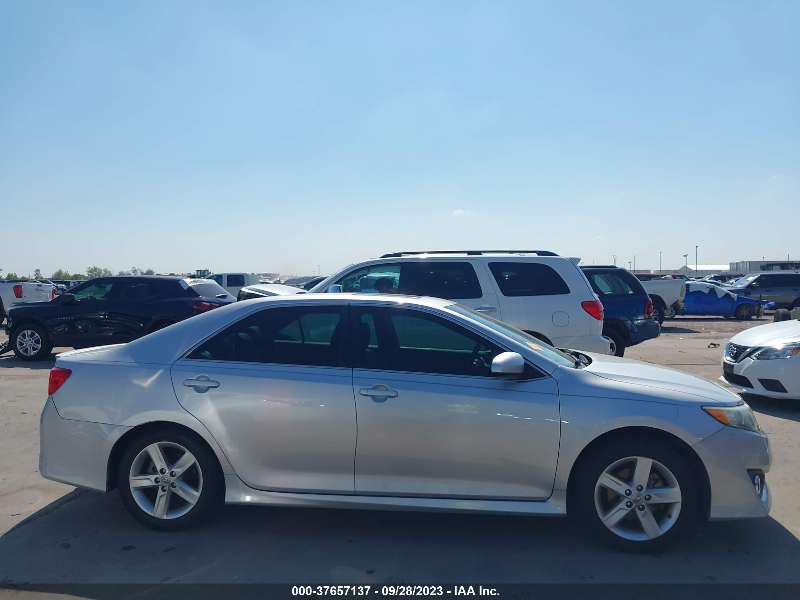 Photo 12 VIN: 4T1BF1FK2DU277779 - TOYOTA CAMRY 