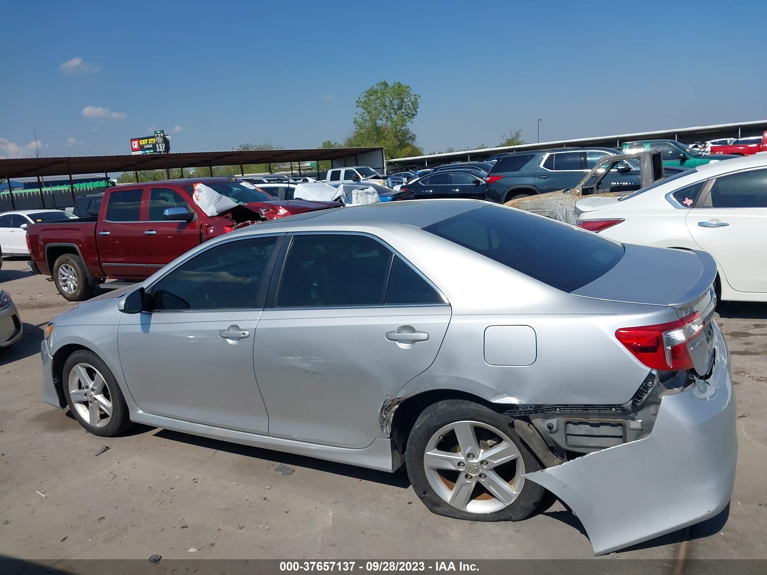 Photo 13 VIN: 4T1BF1FK2DU277779 - TOYOTA CAMRY 