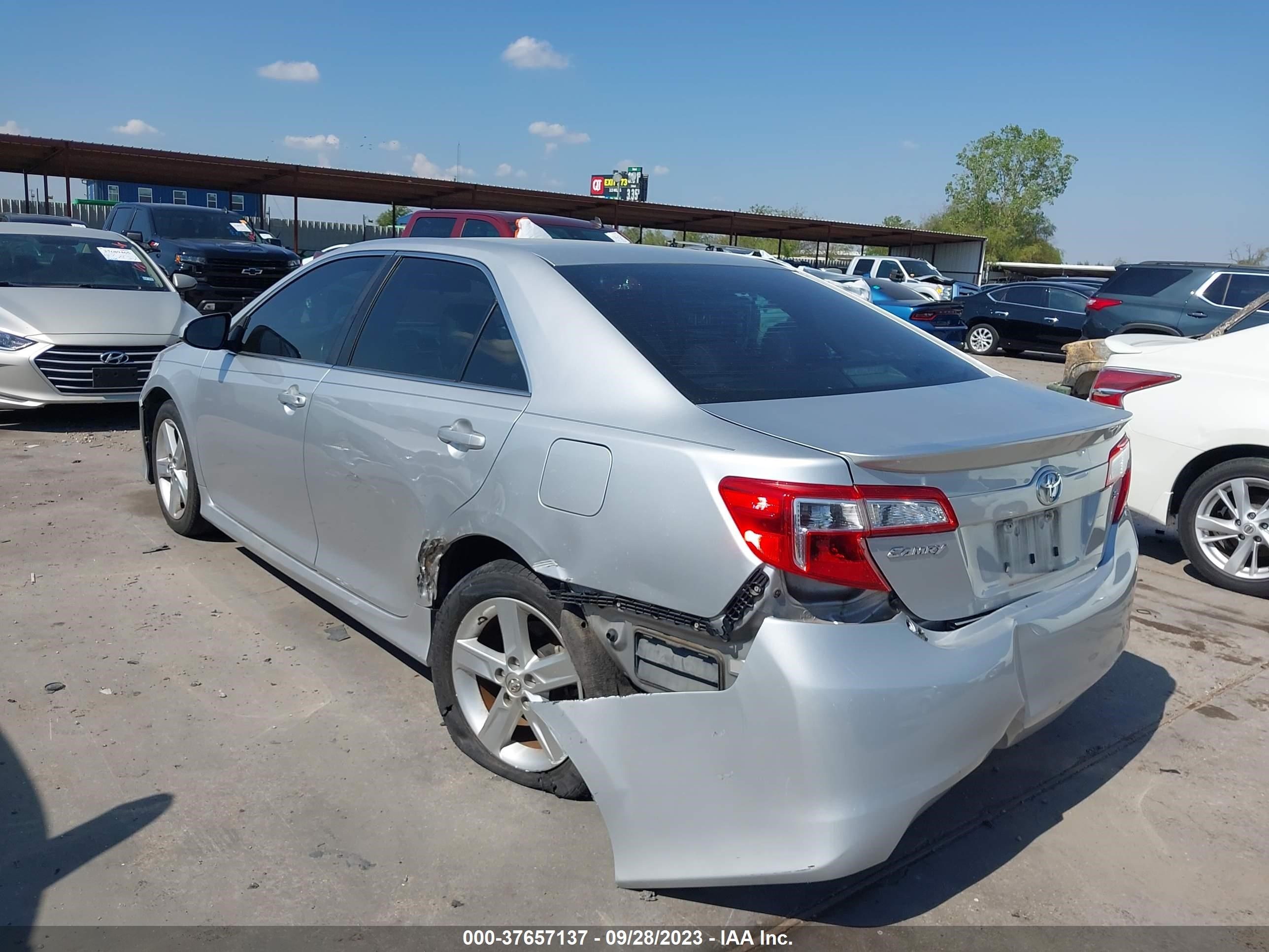 Photo 2 VIN: 4T1BF1FK2DU277779 - TOYOTA CAMRY 