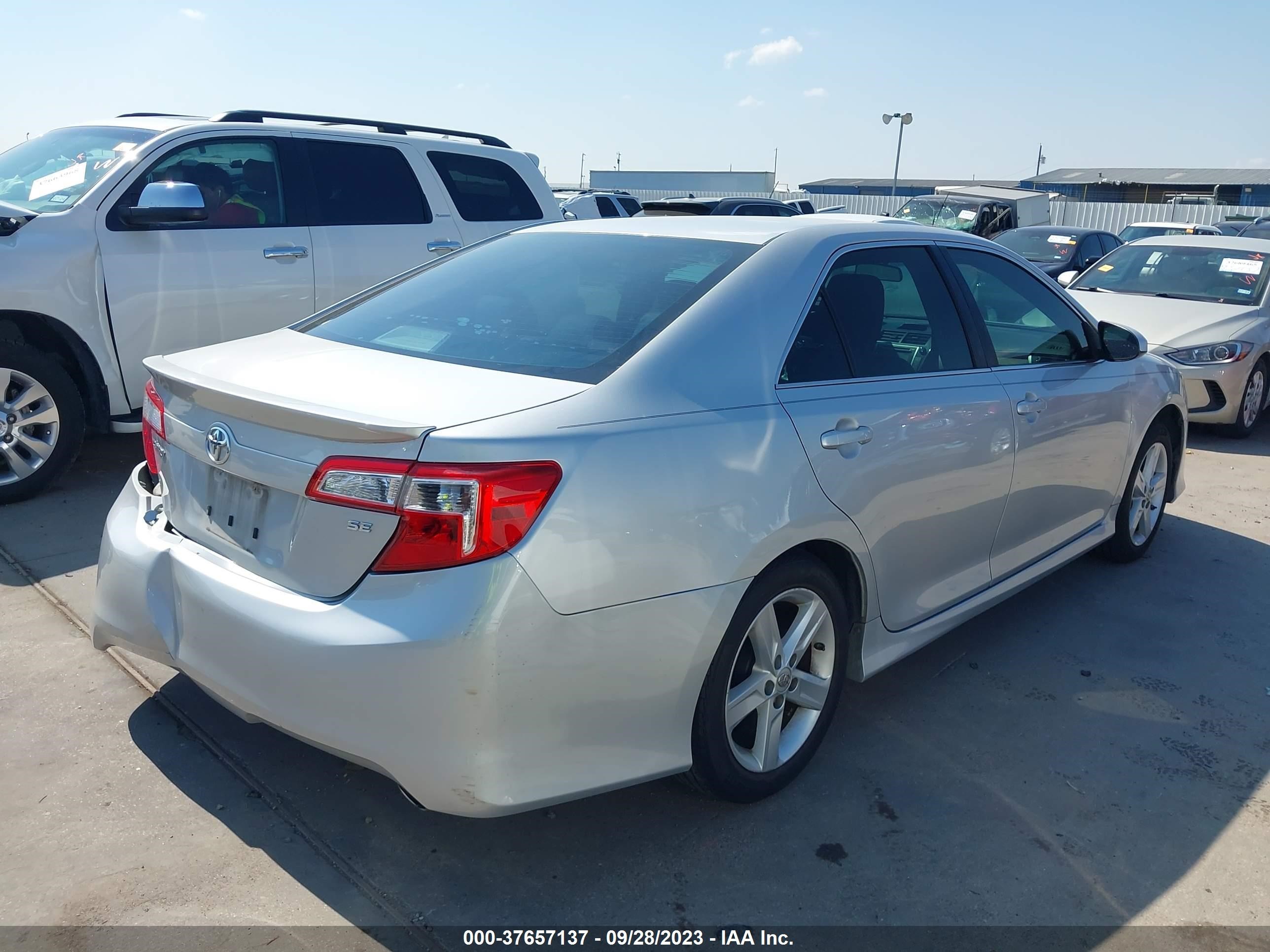 Photo 3 VIN: 4T1BF1FK2DU277779 - TOYOTA CAMRY 