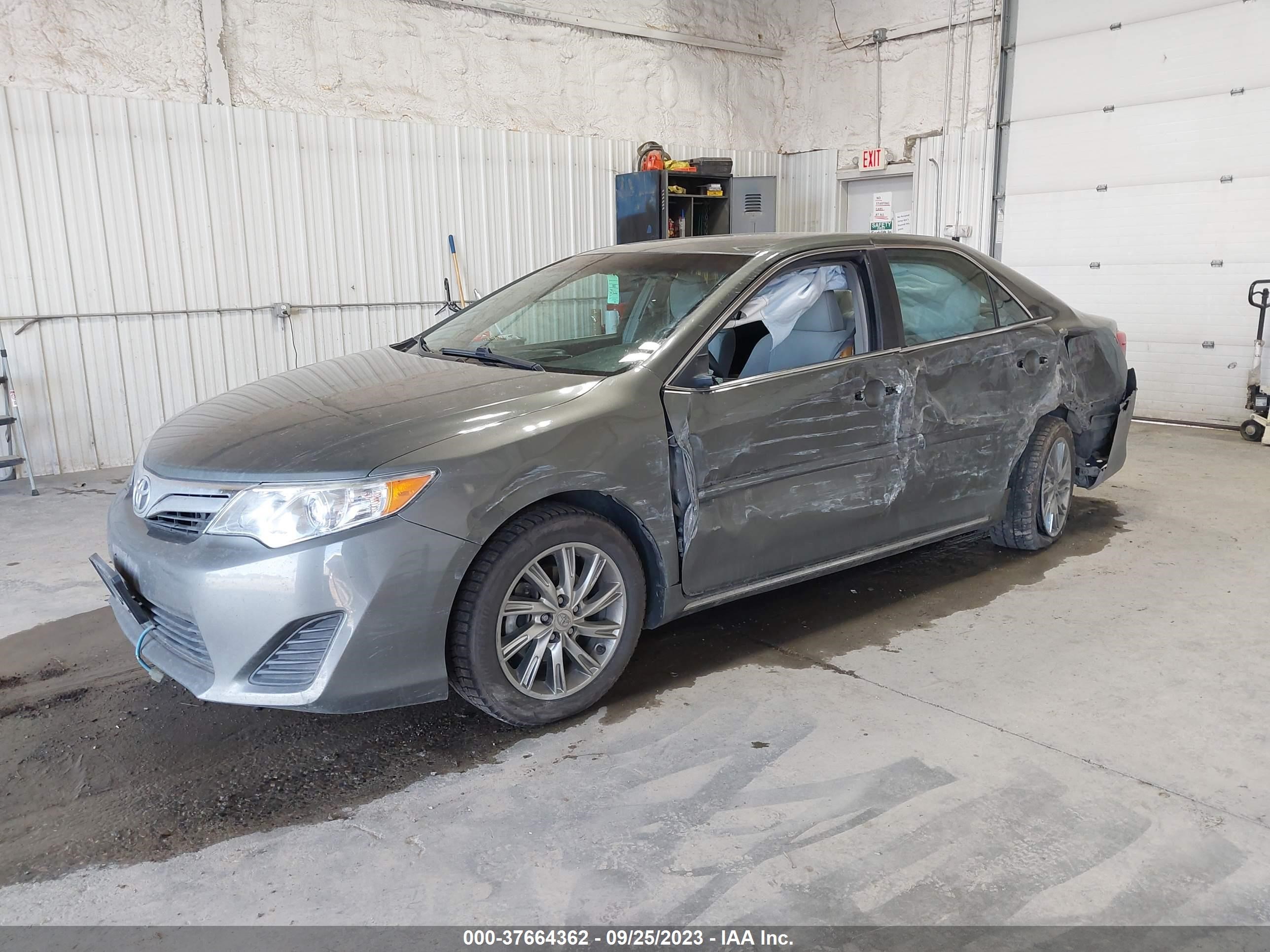 Photo 1 VIN: 4T1BF1FK2DU674781 - TOYOTA CAMRY 