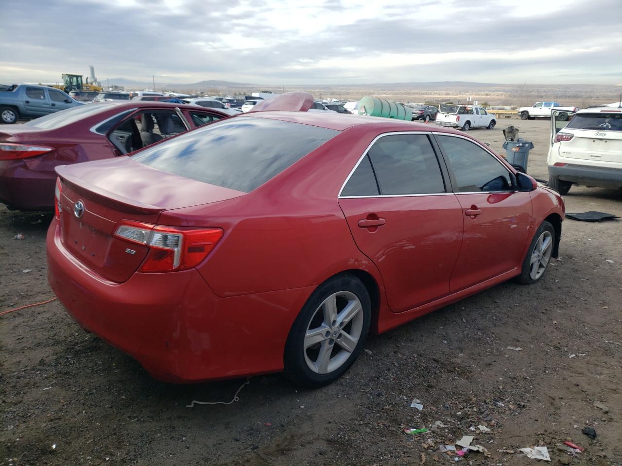 Photo 2 VIN: 4T1BF1FK2DU693945 - TOYOTA CAMRY 