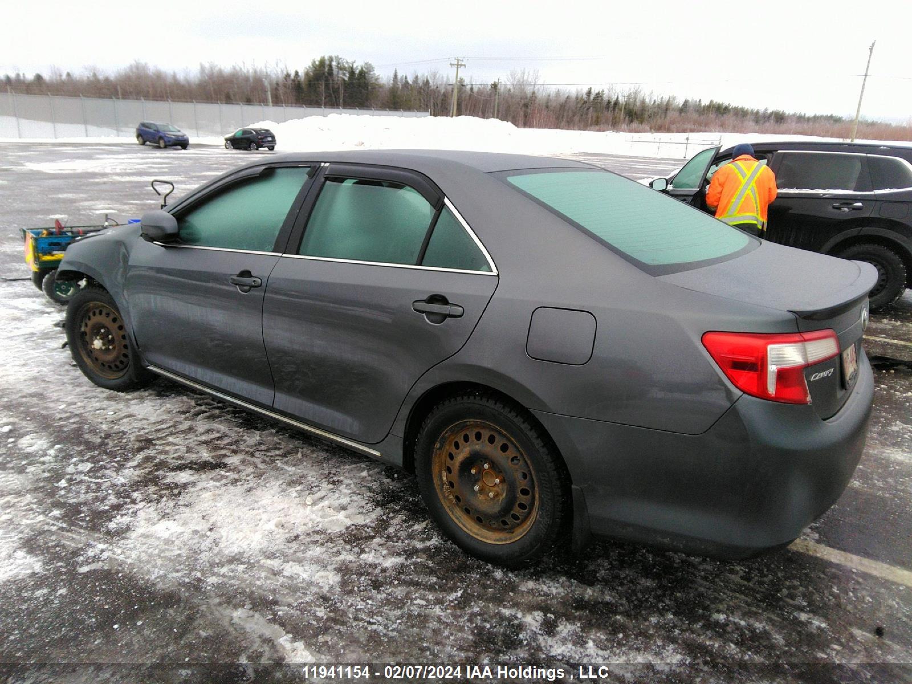 Photo 2 VIN: 4T1BF1FK2EU303024 - TOYOTA CAMRY 