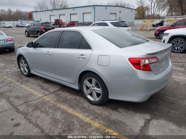 Photo 2 VIN: 4T1BF1FK2EU319160 - TOYOTA CAMRY 