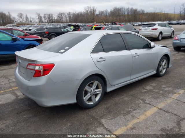 Photo 3 VIN: 4T1BF1FK2EU319160 - TOYOTA CAMRY 