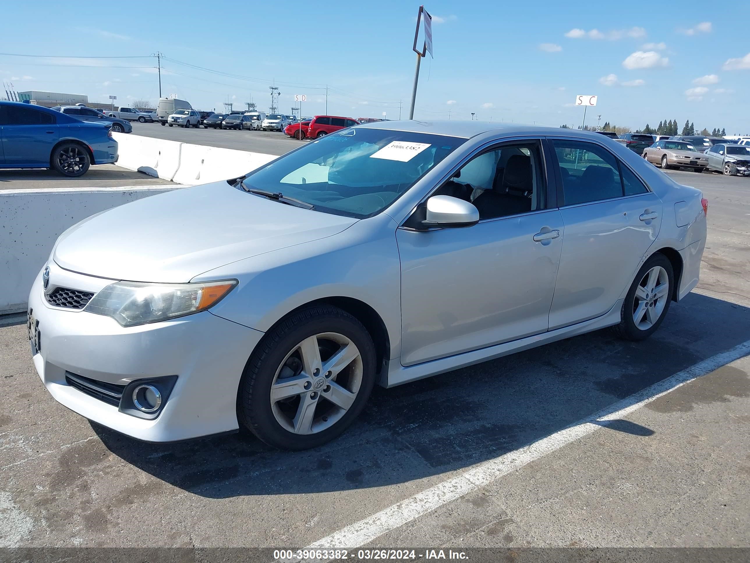 Photo 1 VIN: 4T1BF1FK2EU413104 - TOYOTA CAMRY 