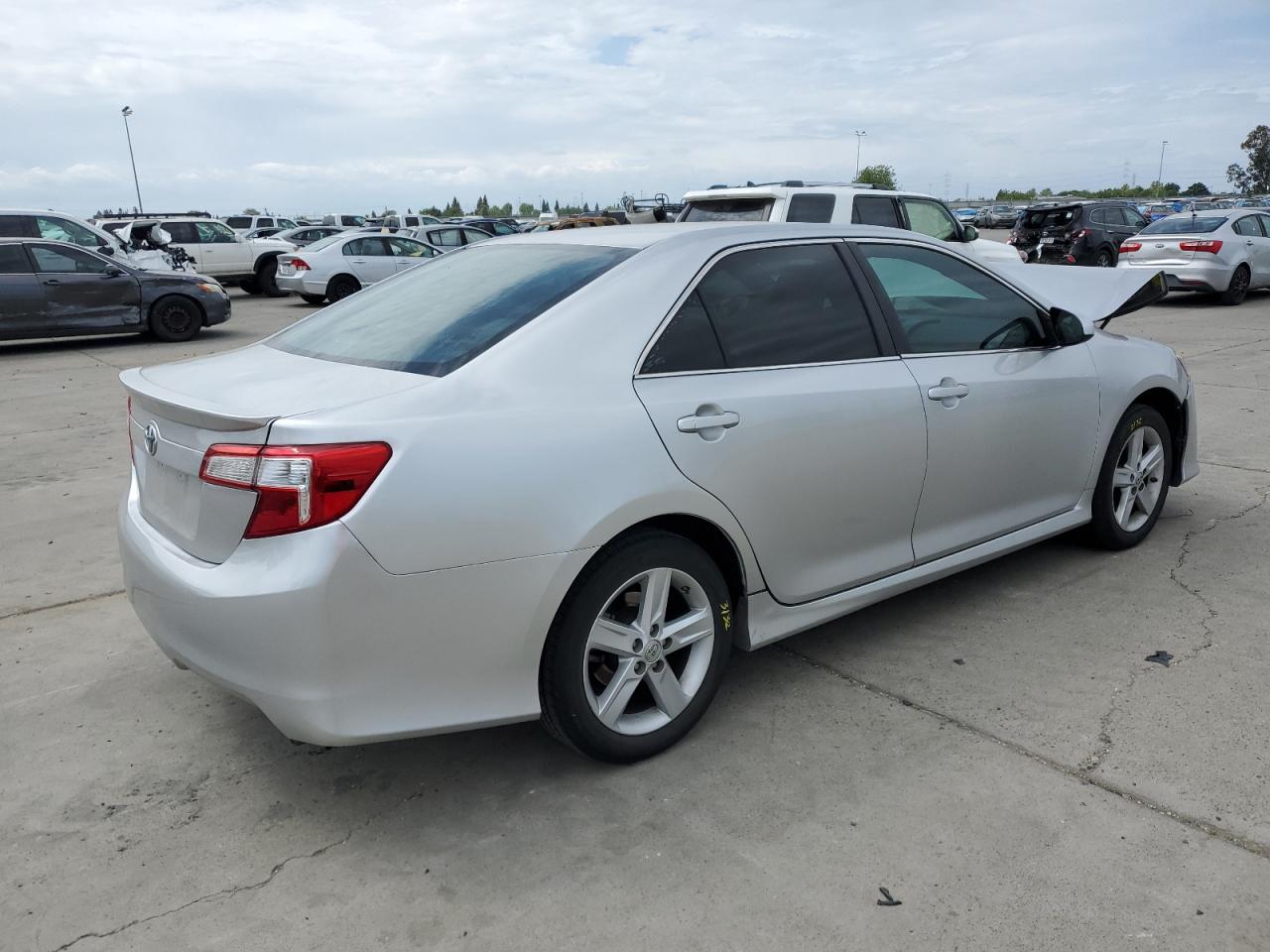 Photo 2 VIN: 4T1BF1FK2EU448449 - TOYOTA CAMRY 