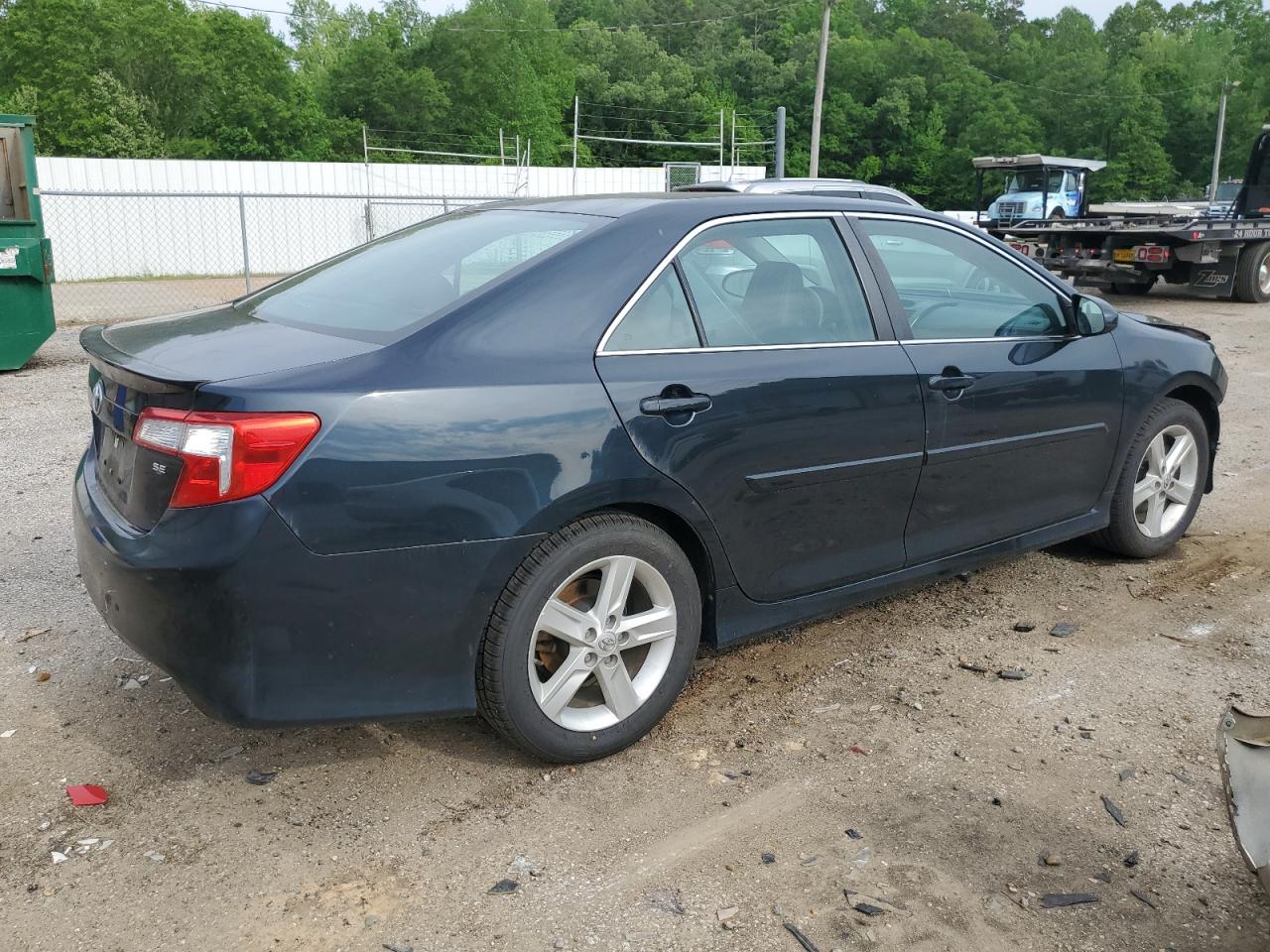 Photo 2 VIN: 4T1BF1FK2EU747441 - TOYOTA CAMRY 