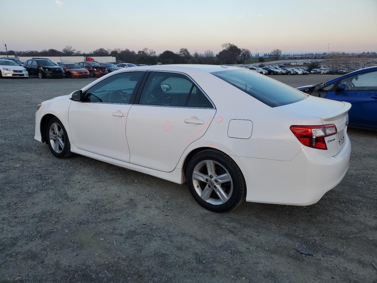 Photo 1 VIN: 4T1BF1FK2EU811770 - TOYOTA CAMRY 