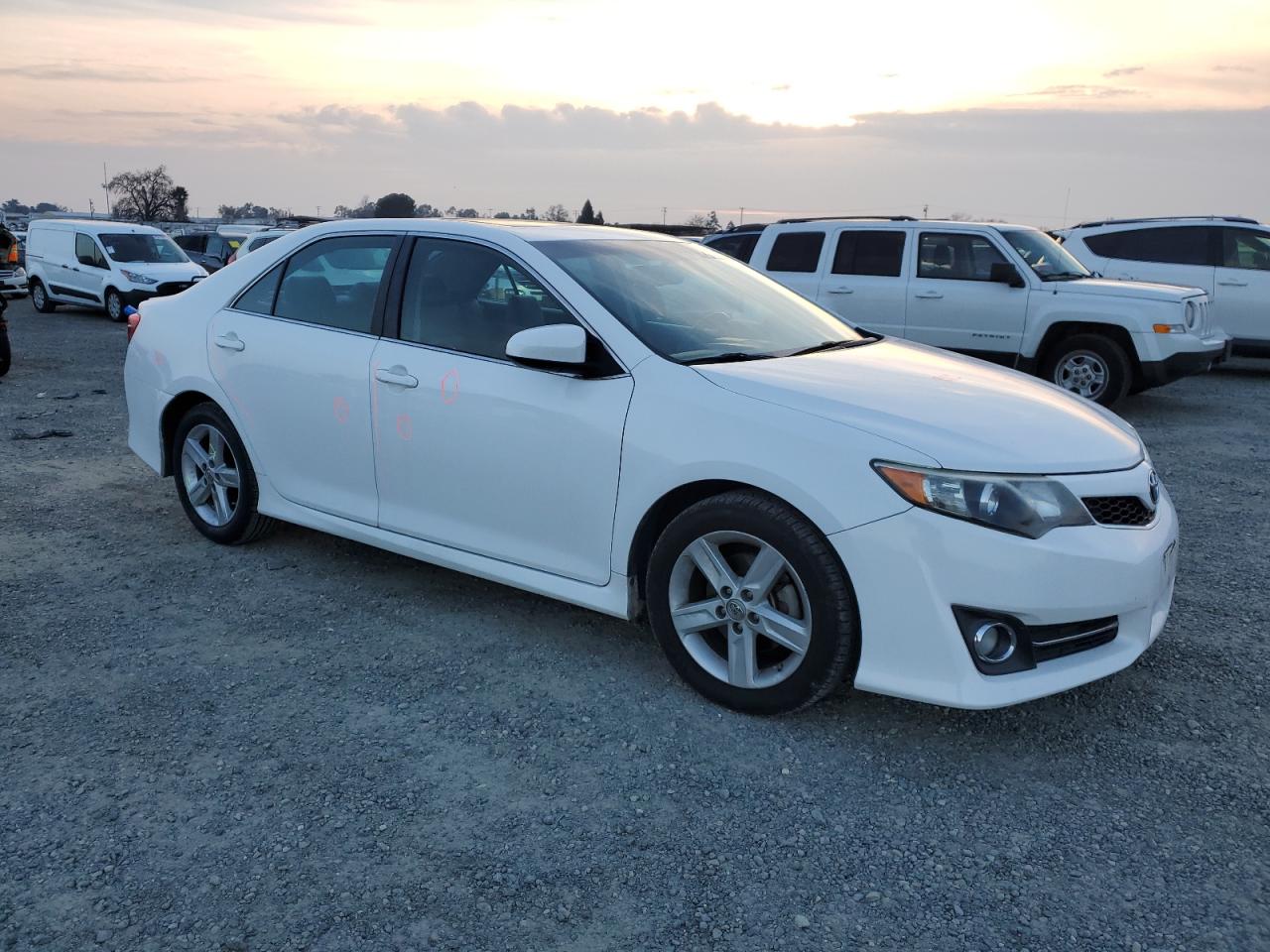 Photo 3 VIN: 4T1BF1FK2EU811770 - TOYOTA CAMRY 