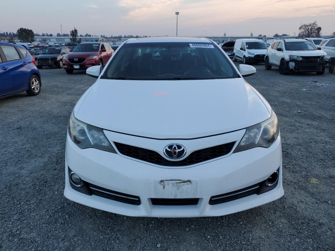 Photo 4 VIN: 4T1BF1FK2EU811770 - TOYOTA CAMRY 