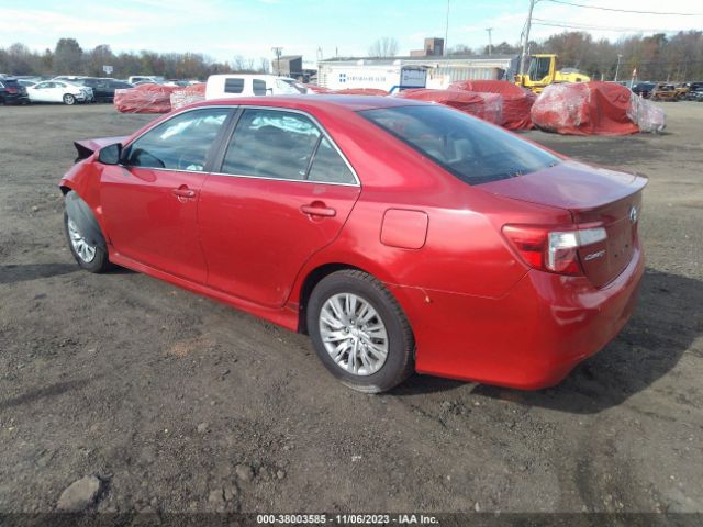 Photo 2 VIN: 4T1BF1FK2EU831128 - TOYOTA CAMRY 