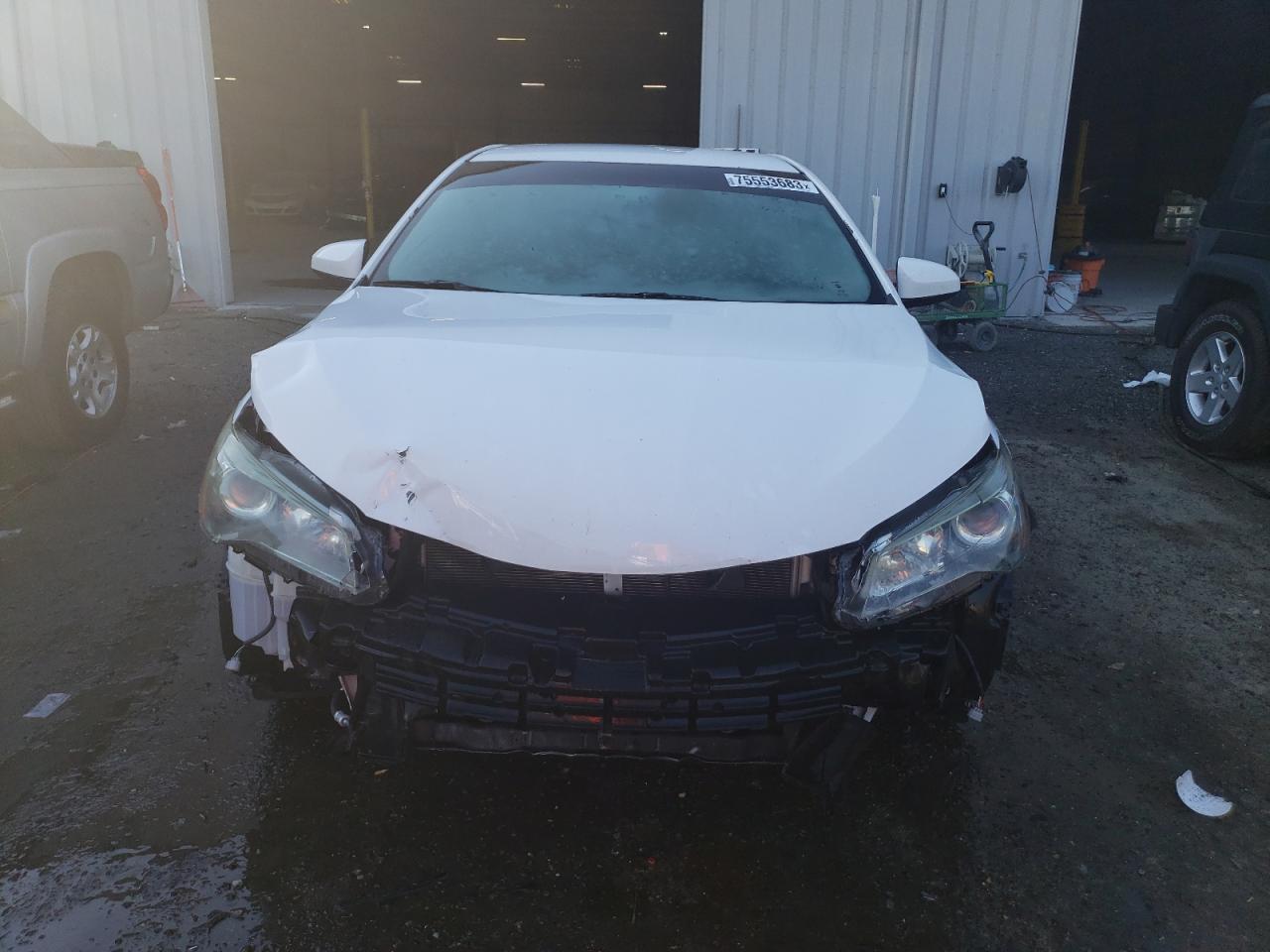 Photo 4 VIN: 4T1BF1FK2FU014825 - TOYOTA CAMRY 