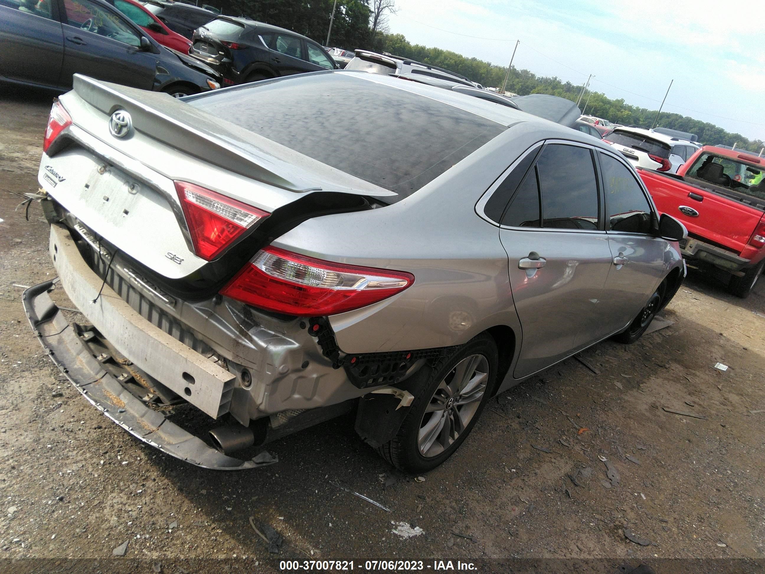 Photo 3 VIN: 4T1BF1FK2FU054726 - TOYOTA CAMRY 