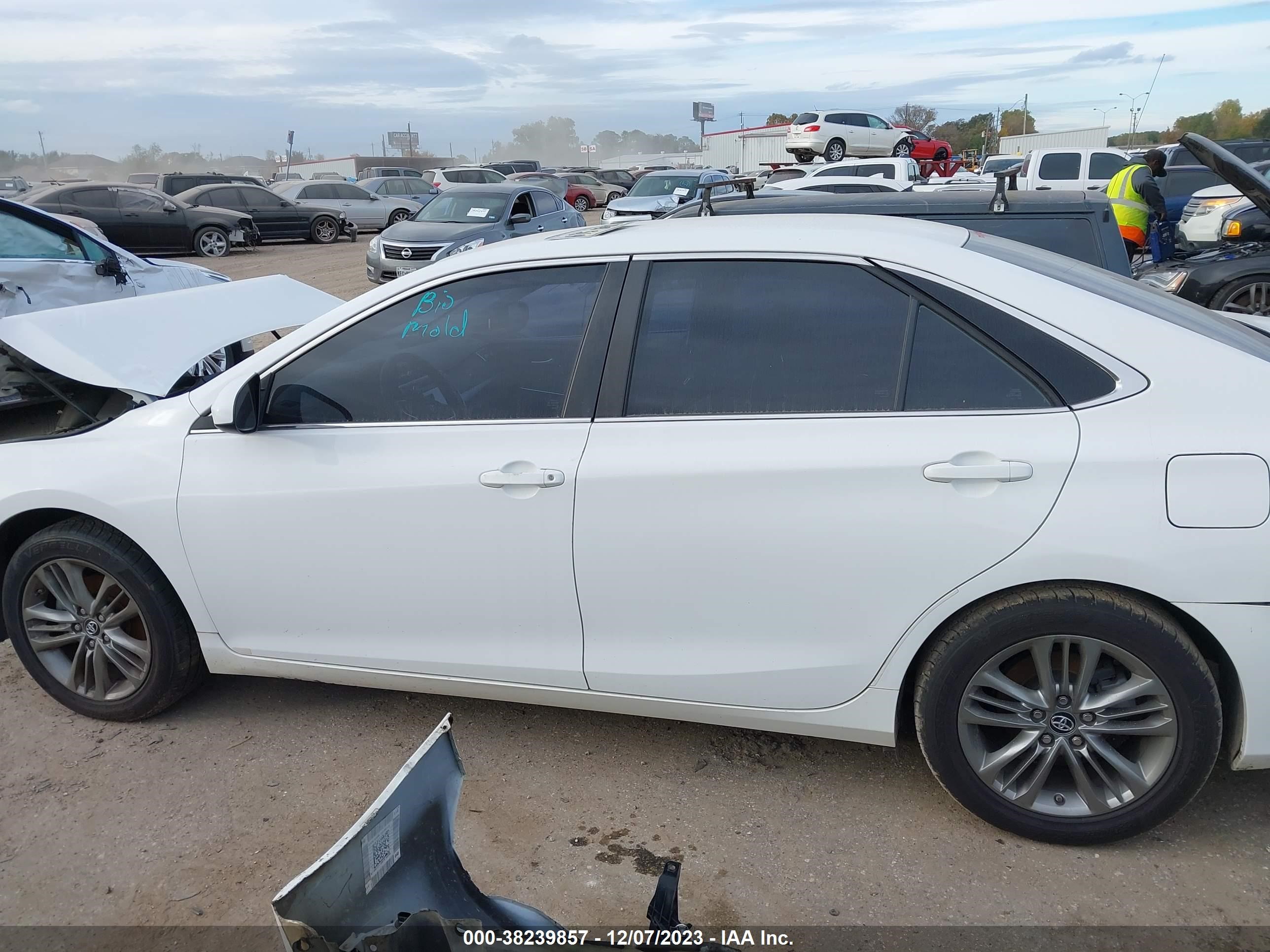 Photo 13 VIN: 4T1BF1FK2GU579433 - TOYOTA CAMRY 