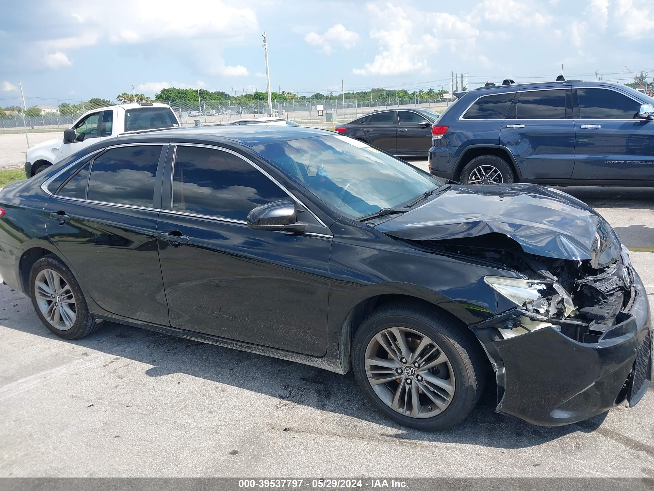 Photo 12 VIN: 4T1BF1FK2HU676049 - TOYOTA CAMRY 