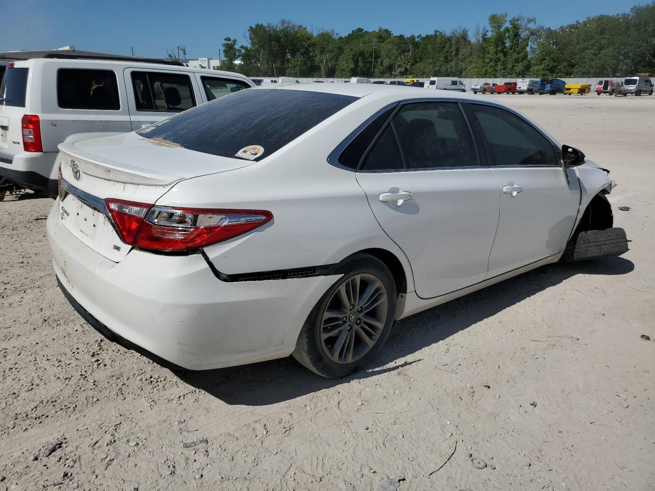 Photo 2 VIN: 4T1BF1FK2HU691375 - TOYOTA CAMRY 