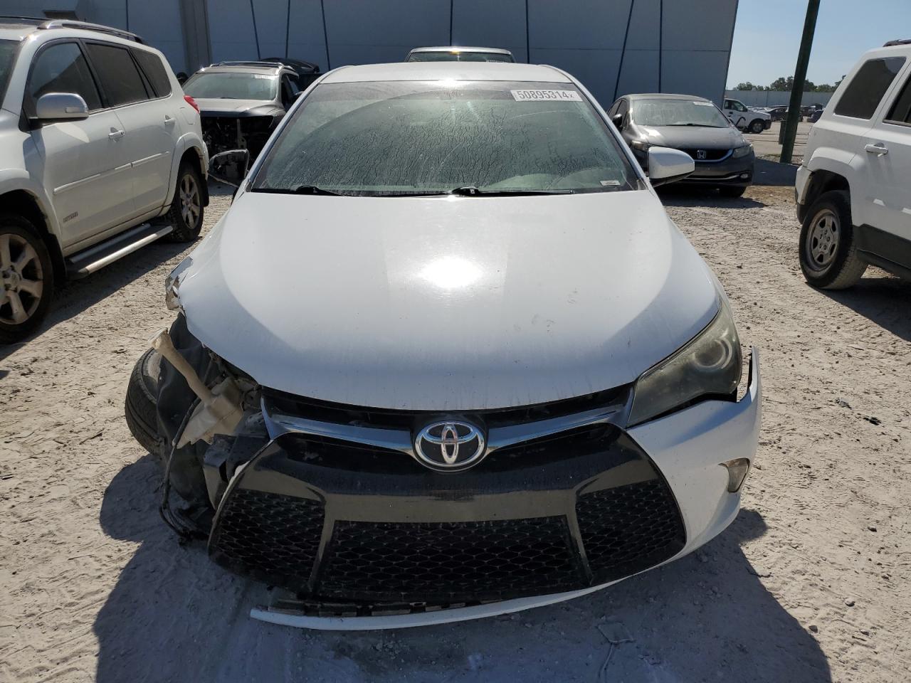 Photo 4 VIN: 4T1BF1FK2HU691375 - TOYOTA CAMRY 