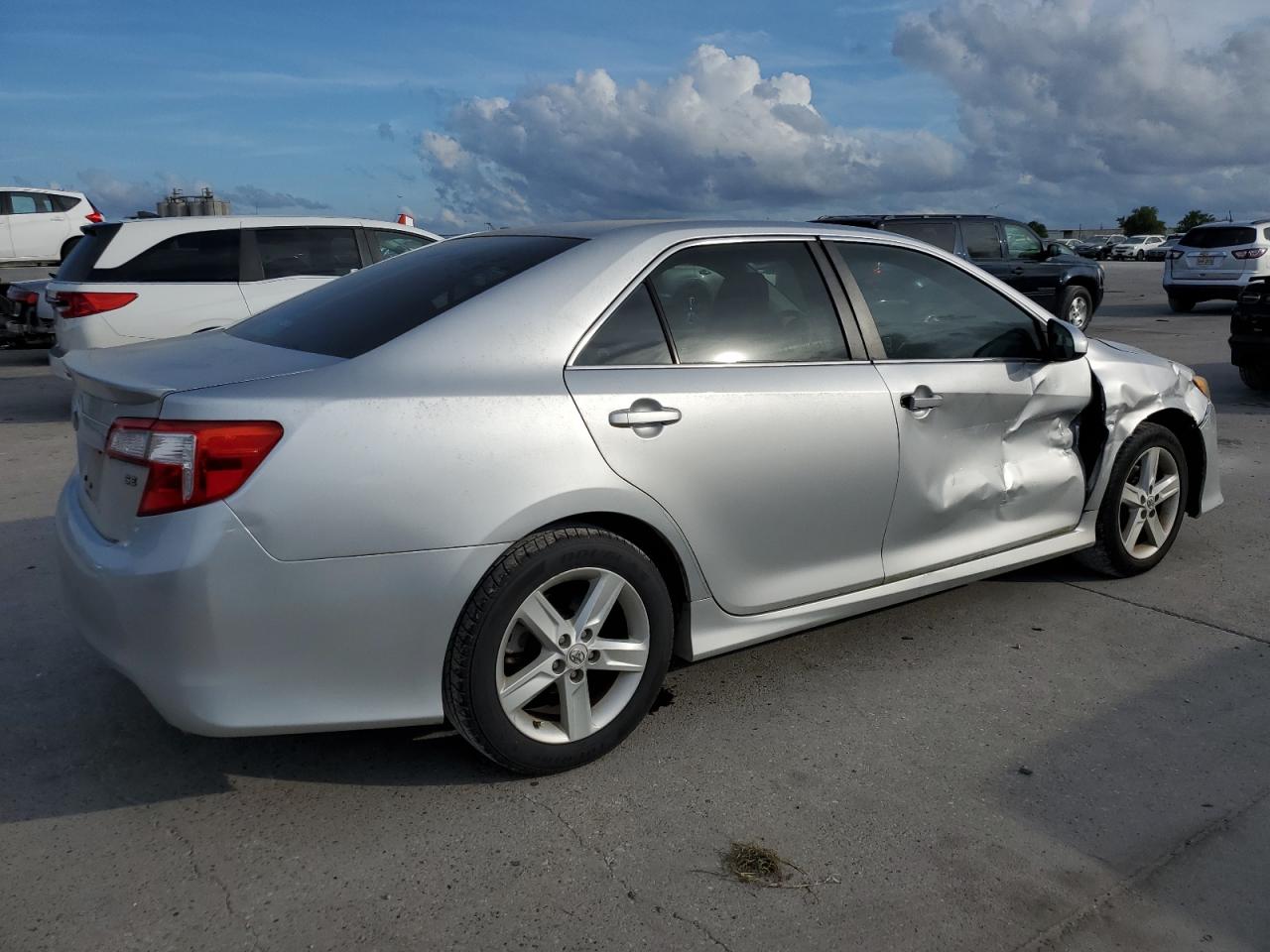 Photo 2 VIN: 4T1BF1FK3CU092803 - TOYOTA CAMRY 