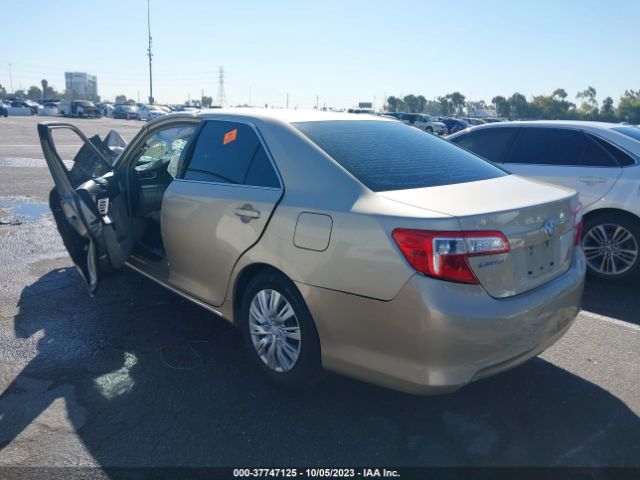 Photo 2 VIN: 4T1BF1FK3CU163112 - TOYOTA CAMRY 