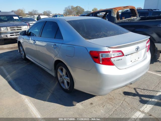 Photo 2 VIN: 4T1BF1FK3DU228199 - TOYOTA CAMRY 