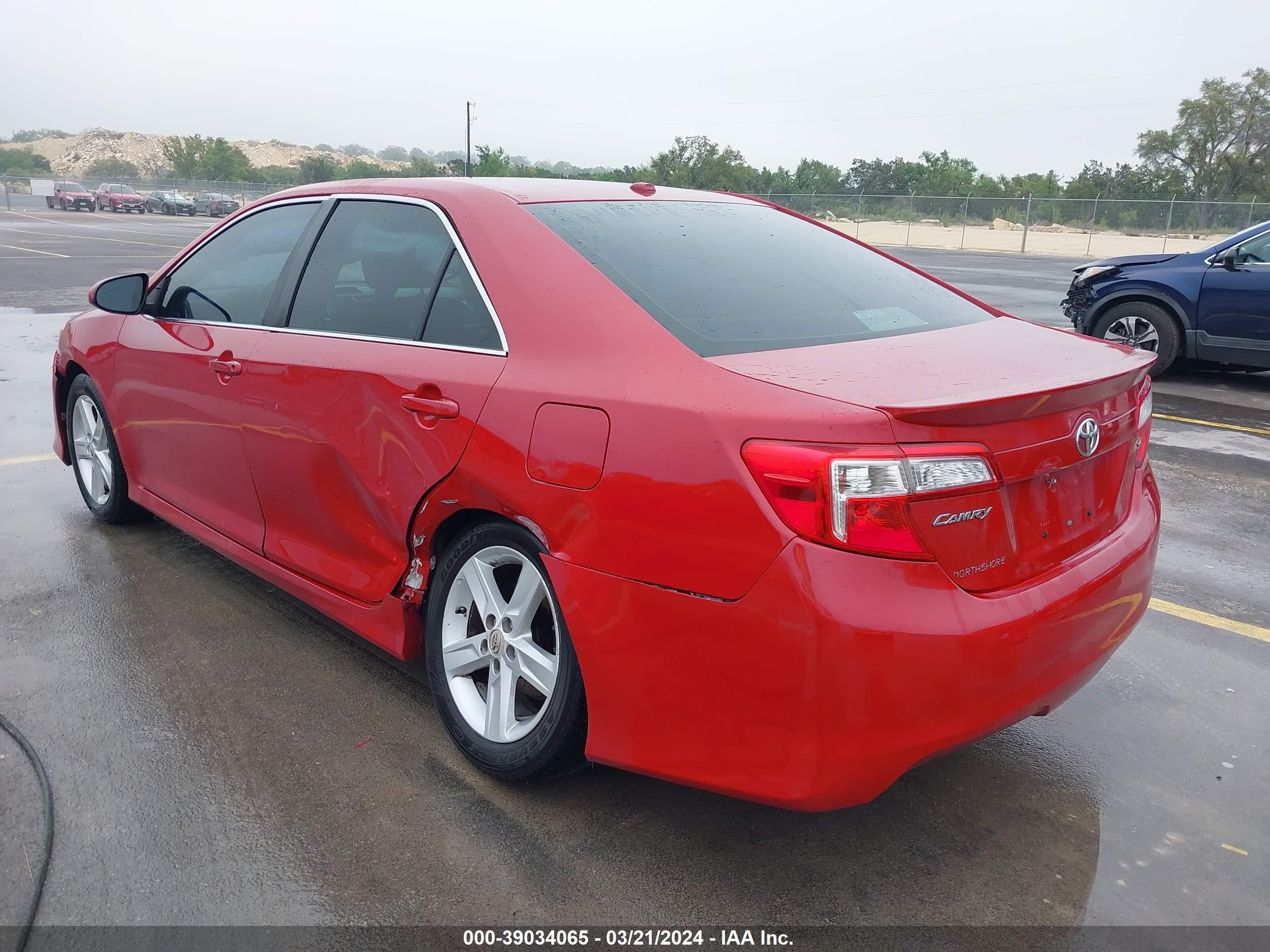 Photo 2 VIN: 4T1BF1FK3DU650201 - TOYOTA CAMRY 