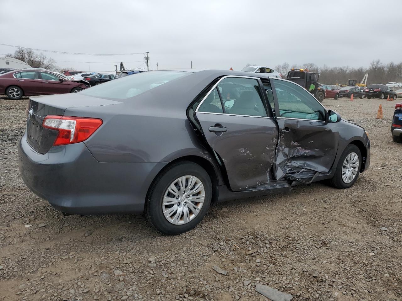 Photo 2 VIN: 4T1BF1FK3DU700871 - TOYOTA CAMRY 