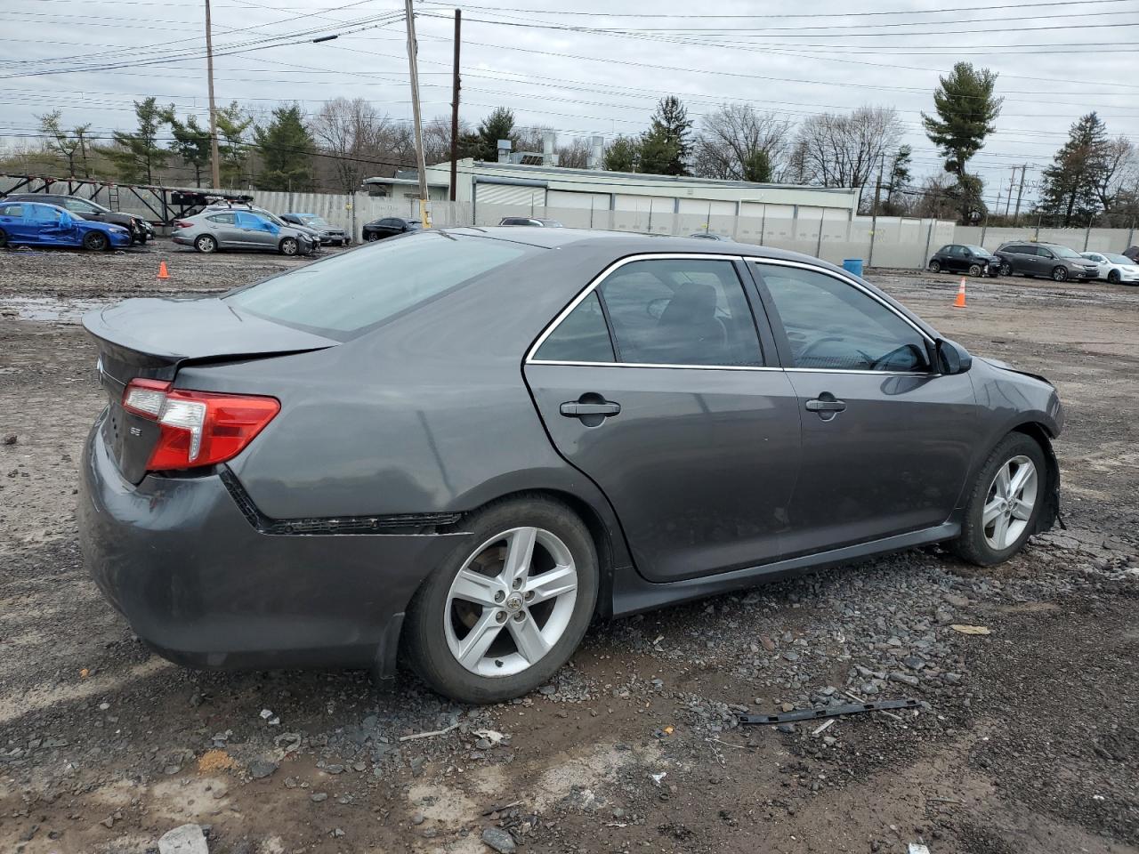 Photo 2 VIN: 4T1BF1FK3EU435662 - TOYOTA CAMRY 