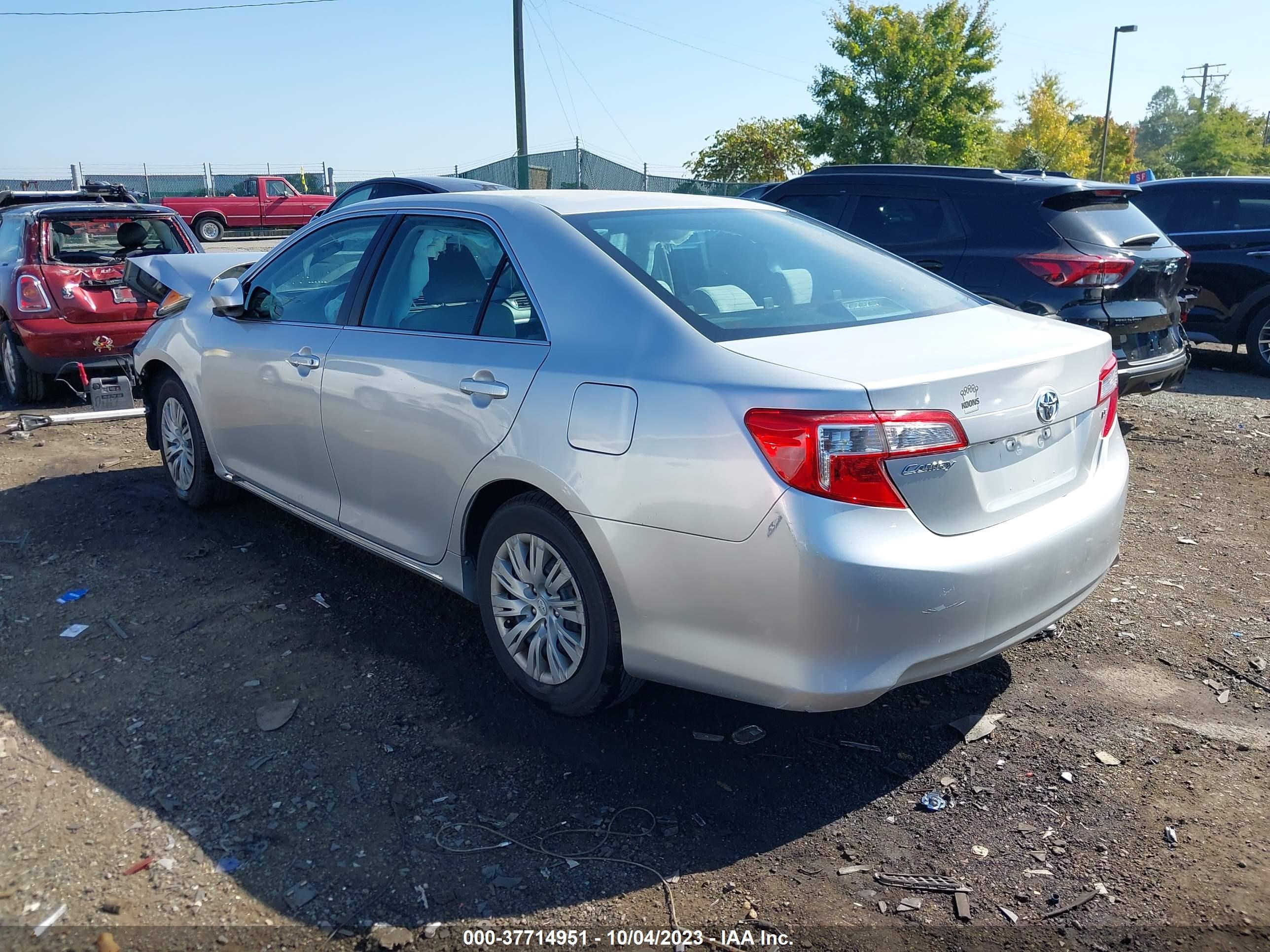 Photo 2 VIN: 4T1BF1FK3EU452896 - TOYOTA CAMRY 