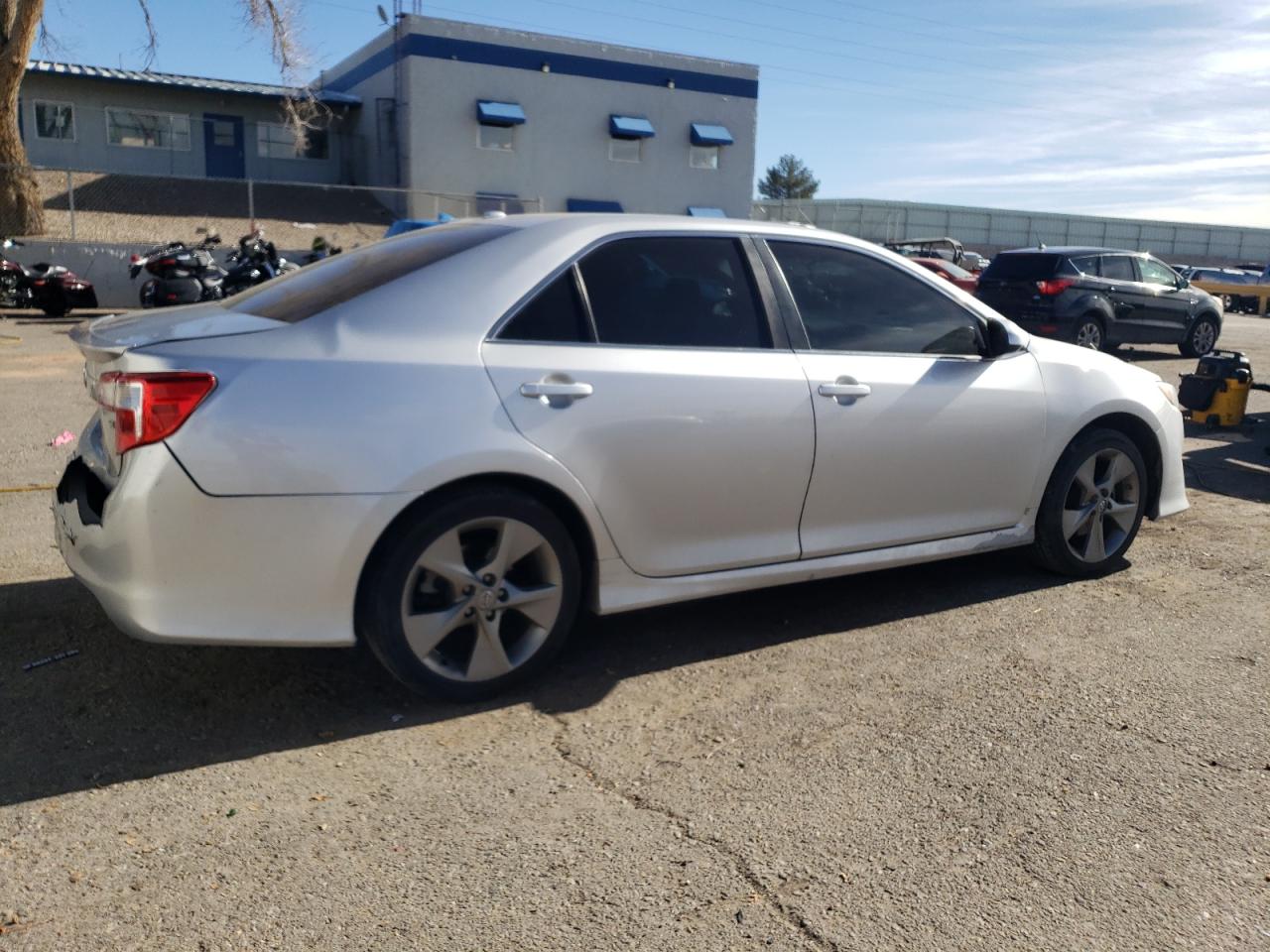 Photo 2 VIN: 4T1BF1FK3EU798415 - TOYOTA CAMRY 