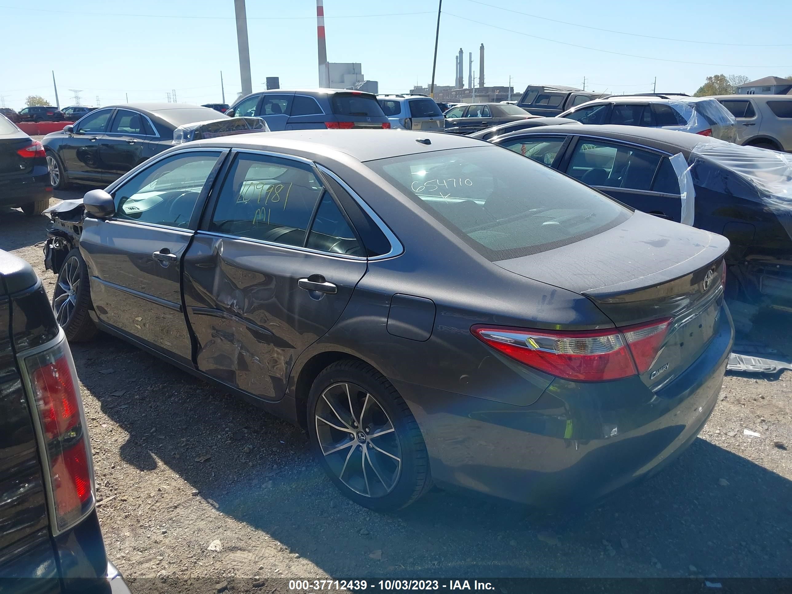 Photo 2 VIN: 4T1BF1FK3HU654710 - TOYOTA CAMRY 