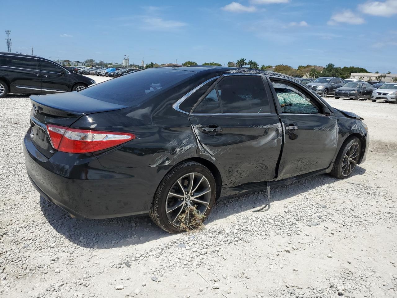 Photo 2 VIN: 4T1BF1FK3HU749946 - TOYOTA CAMRY 