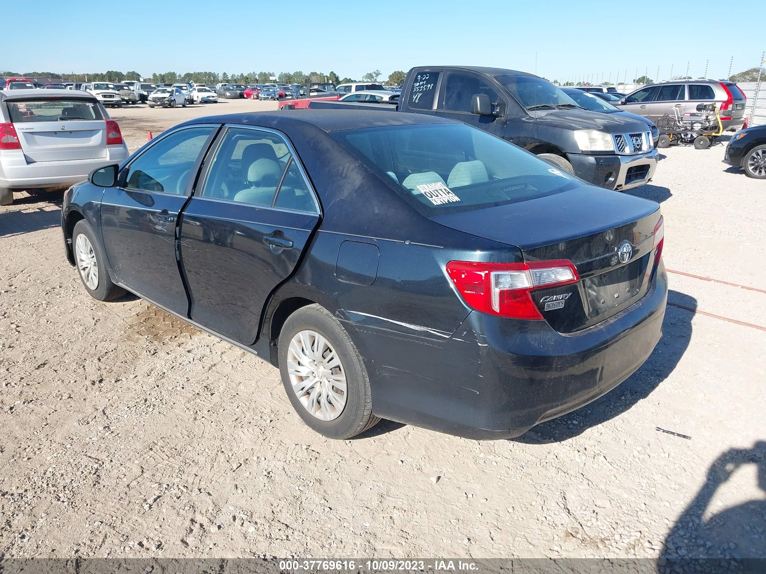 Photo 2 VIN: 4T1BF1FK4CU061186 - TOYOTA CAMRY 