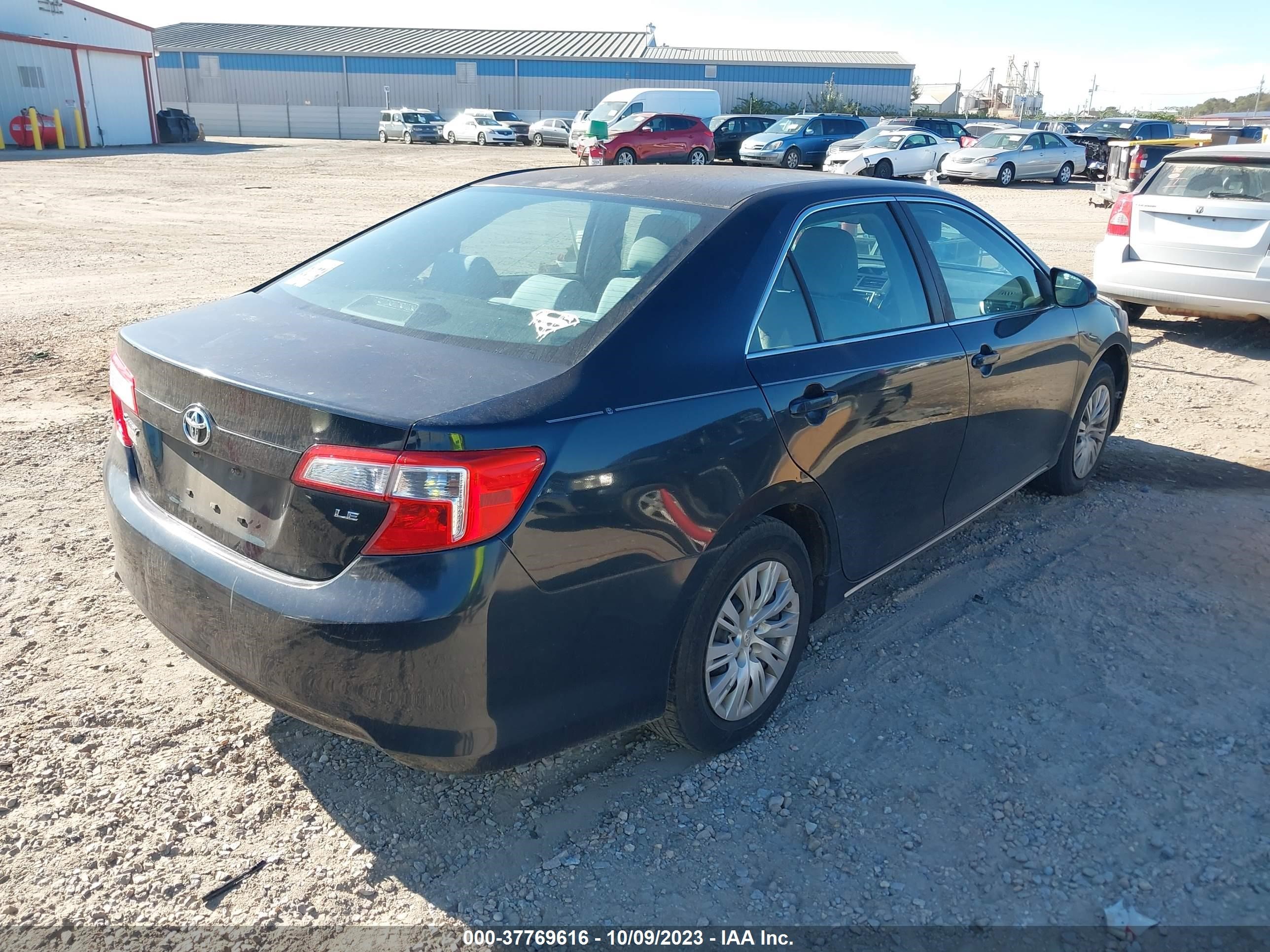 Photo 3 VIN: 4T1BF1FK4CU061186 - TOYOTA CAMRY 