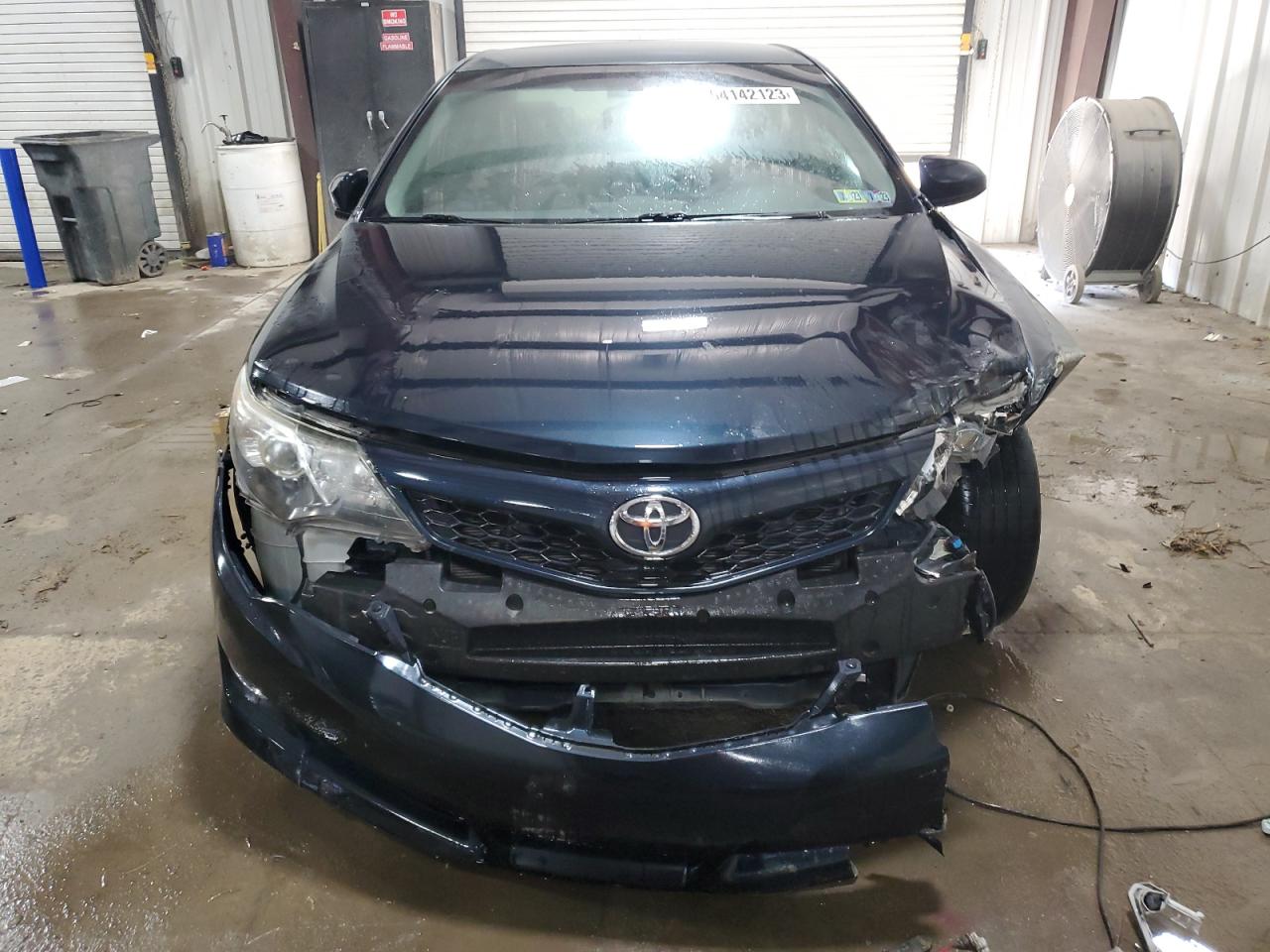 Photo 4 VIN: 4T1BF1FK4CU124710 - TOYOTA CAMRY 