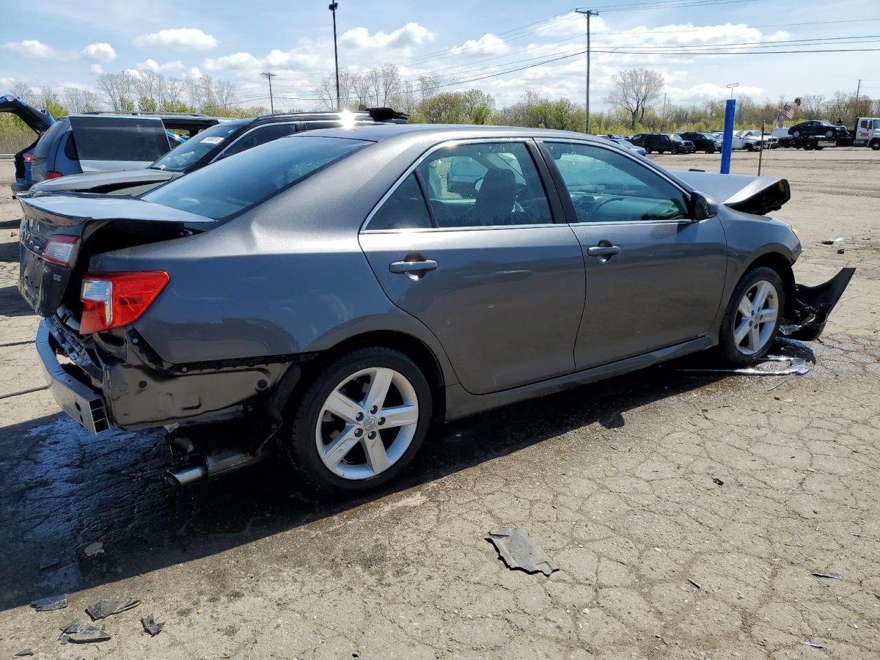 Photo 2 VIN: 4T1BF1FK4CU192229 - TOYOTA CAMRY 