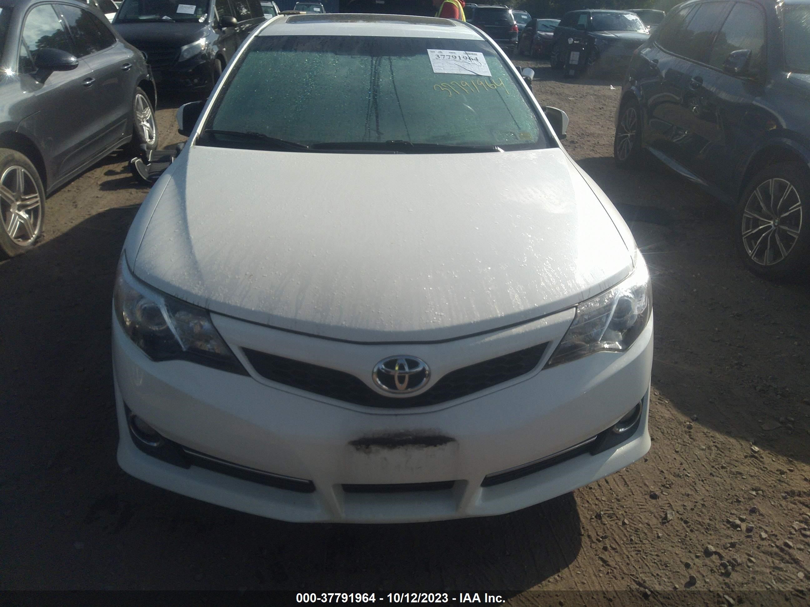 Photo 11 VIN: 4T1BF1FK4CU633227 - TOYOTA CAMRY 