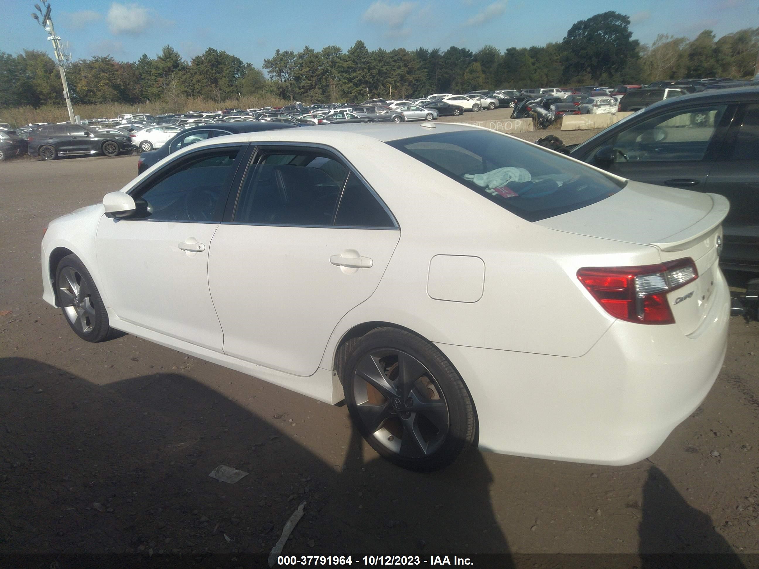 Photo 13 VIN: 4T1BF1FK4CU633227 - TOYOTA CAMRY 