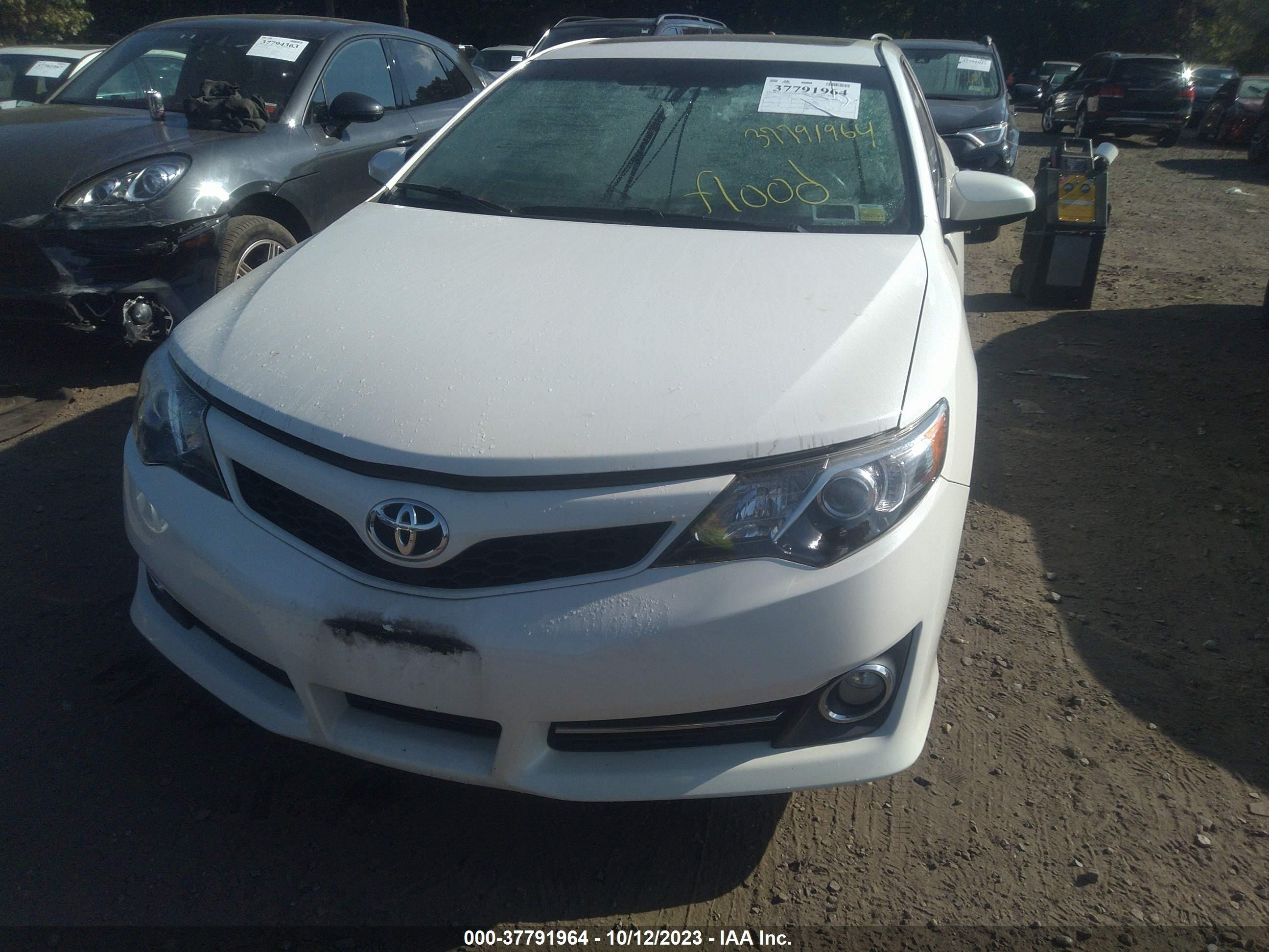 Photo 5 VIN: 4T1BF1FK4CU633227 - TOYOTA CAMRY 