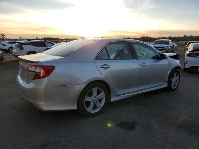 Photo 2 VIN: 4T1BF1FK4DU218085 - TOYOTA CAMRY L 