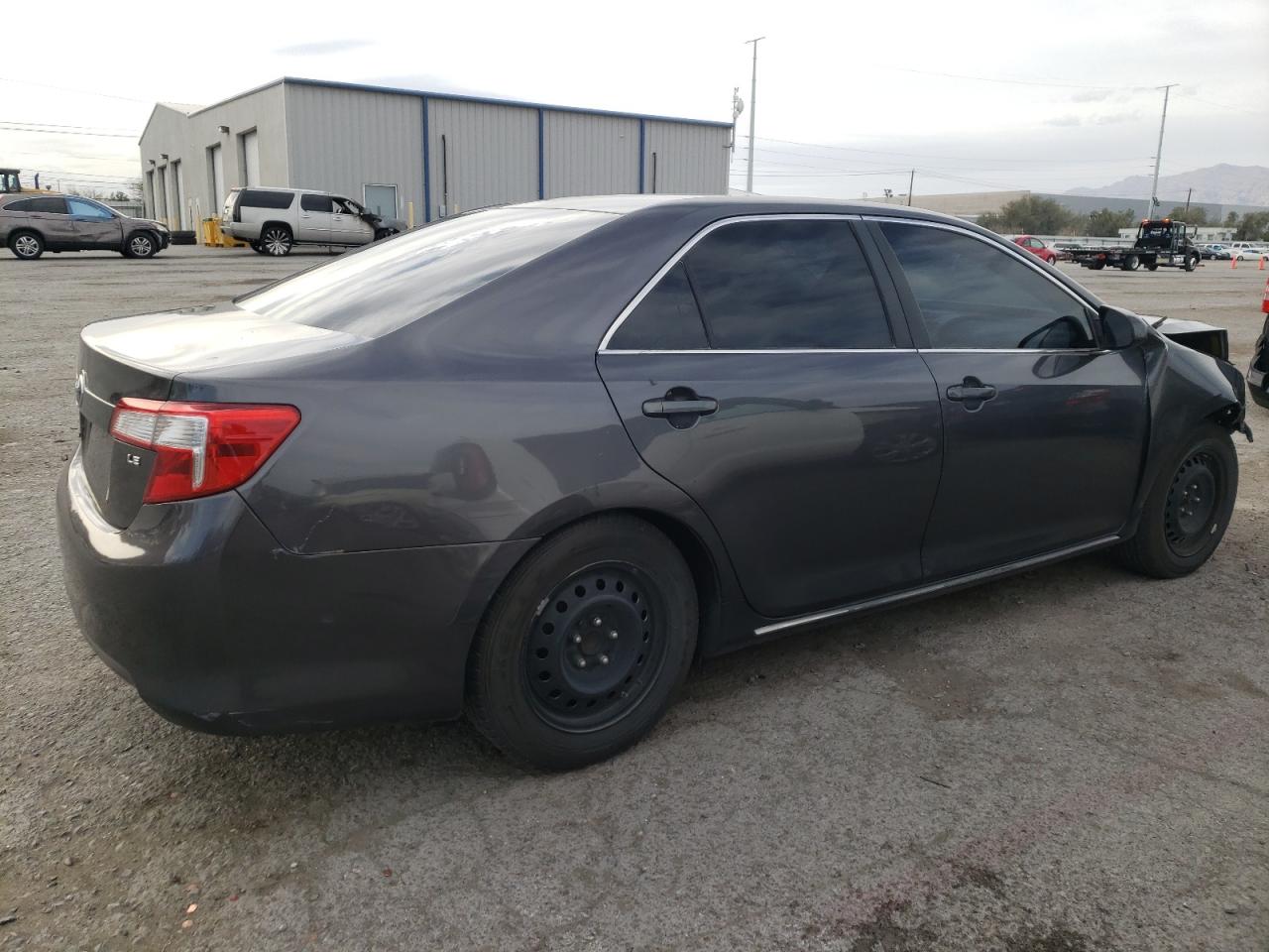 Photo 2 VIN: 4T1BF1FK4DU231581 - TOYOTA CAMRY 