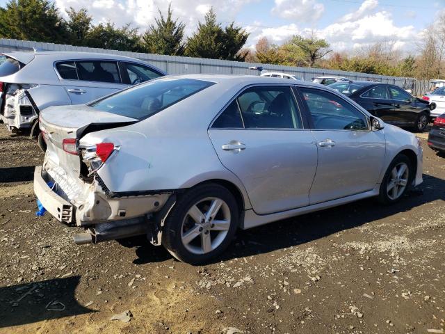 Photo 2 VIN: 4T1BF1FK4DU233024 - TOYOTA CAMRY SE 